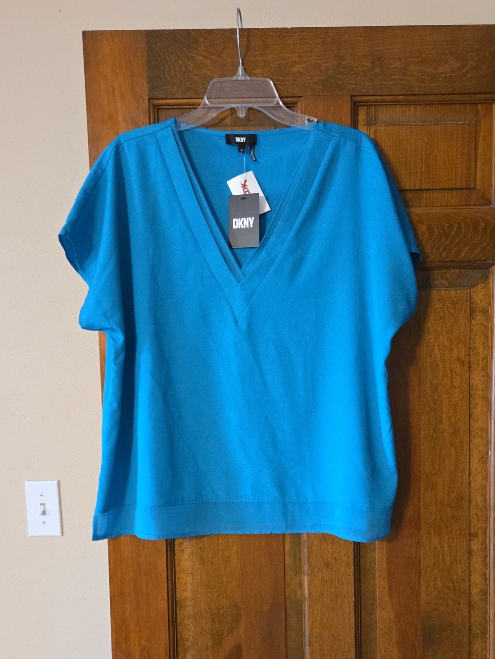 DKNY Women s Teal V-Neck Short Sleeve Blouse